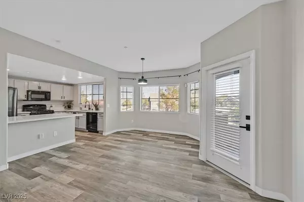 Henderson, NV 89011,833 Aspen Peak LOOP #121