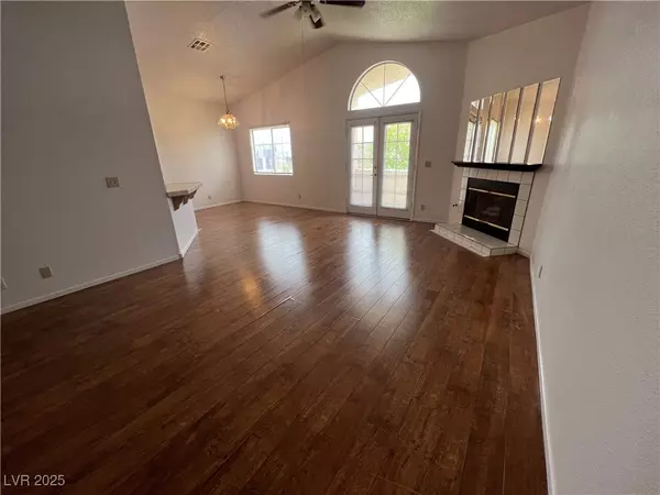 Las Vegas, NV 89145,8301 BOSECK DR #201