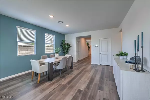 North Las Vegas, NV 89031,221 Vegas Verde AVE #27