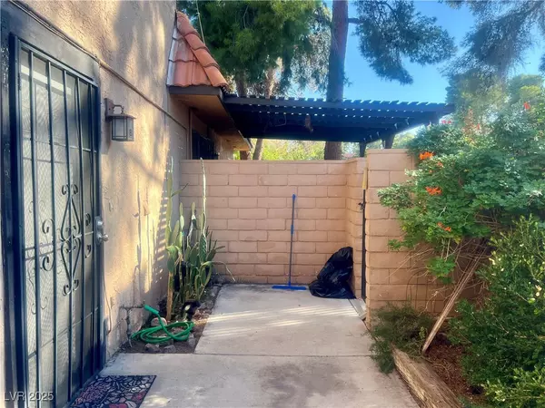 Las Vegas, NV 89107,311 Brookside LN #B