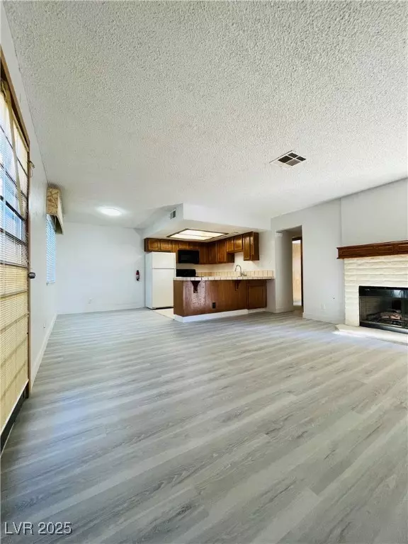 Las Vegas, NV 89103,4140 Gannet CIR #251