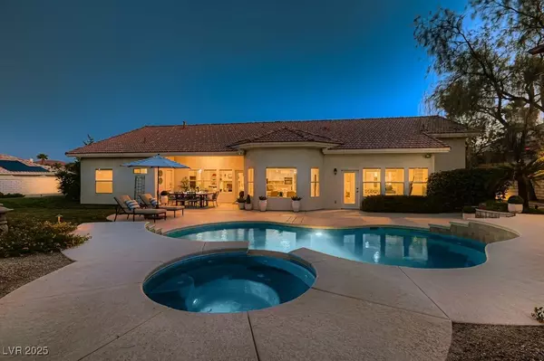 7500 Crystal Cave DR, Las Vegas, NV 89117