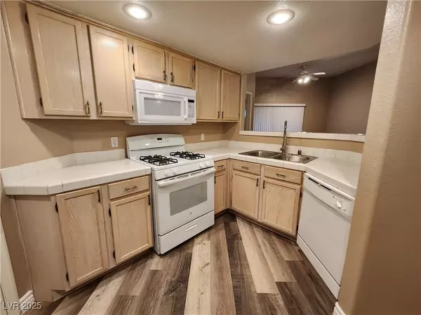 Las Vegas, NV 89147,7400 W Flamingo RD #2032