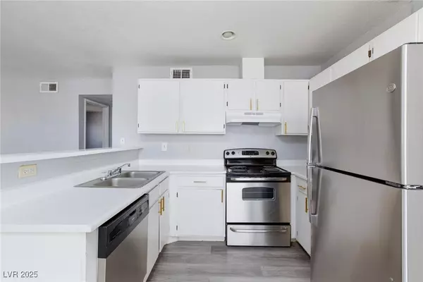 Las Vegas, NV 89115,4170 E Tonopah AVE #113