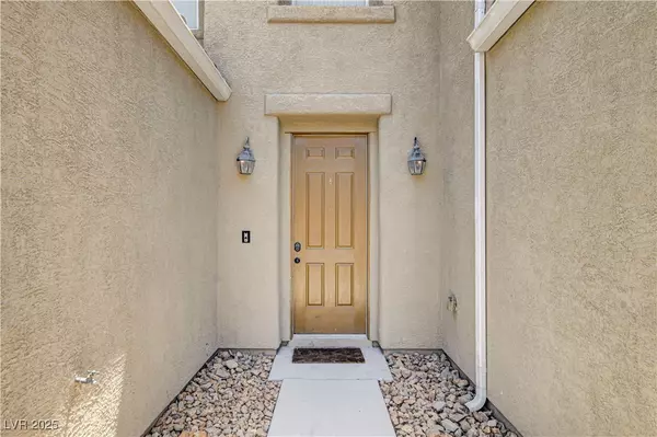 Las Vegas, NV 89139,5597 Fewkes Canyon CT