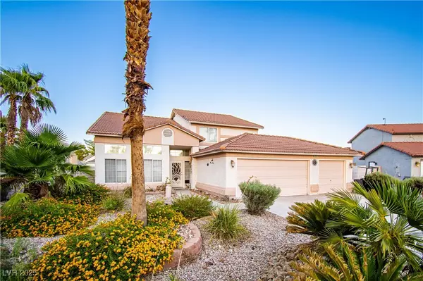 2532 Goldenmoon ST, Las Vegas, NV 89108