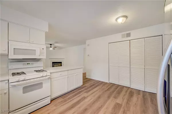 Las Vegas, NV 89146,6749 W Charleston BLVD #2