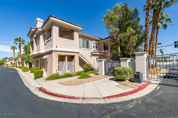 Henderson, NV 89012,251 S Green Valley Pkwy #1722