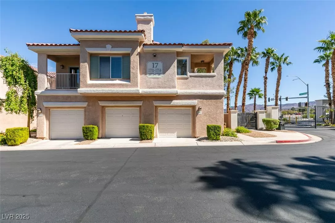 Henderson, NV 89012,251 S Green Valley Pkwy #1722