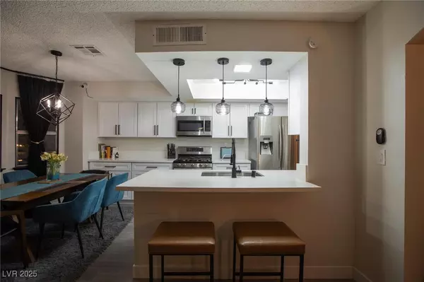 Las Vegas, NV 89117,9013 Cypress Point WAY