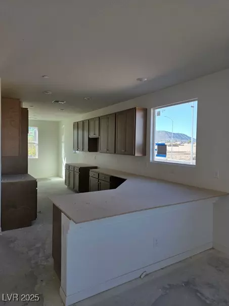 Henderson, NV 89002,686 Lunar Lake WAY