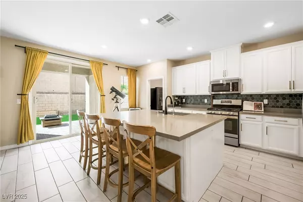 8137 Skye Vineyard DR, Las Vegas, NV 89166