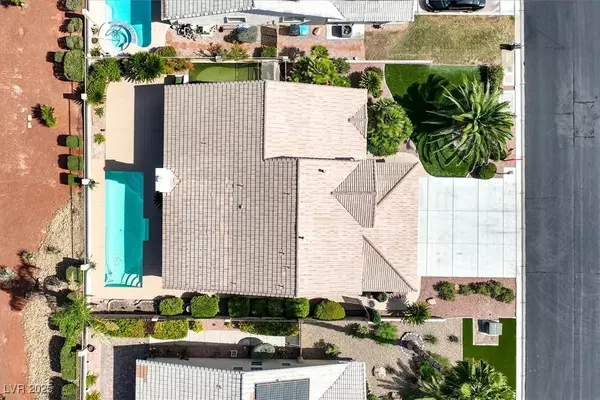 Las Vegas, NV 89130,5104 Burr Oak DR