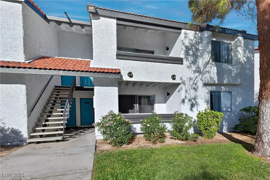 Las Vegas, NV 89119,1455 E Katie AVE #D27