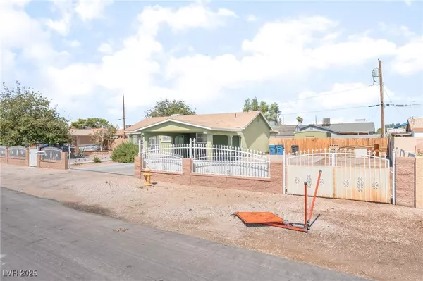 Las Vegas, NV 89104,4906 E Chicago AVE