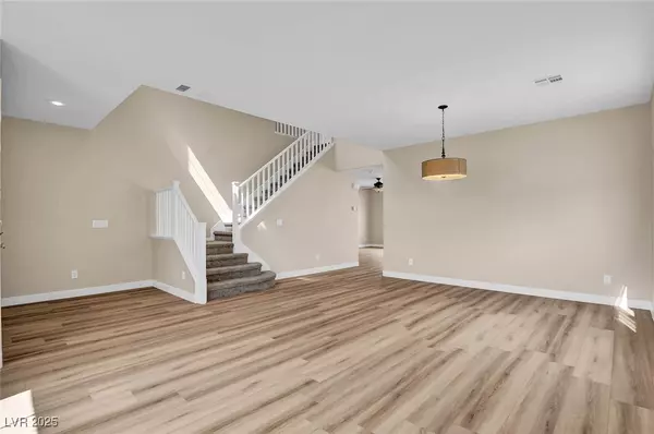 Las Vegas, NV 89131,5834 Toofer Winds CT
