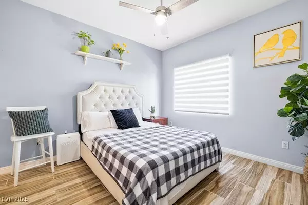 Las Vegas, NV 89122,5751 E Hacienda AVE #142