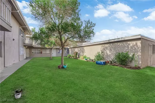 Las Vegas, NV 89107,304 Orland ST #53
