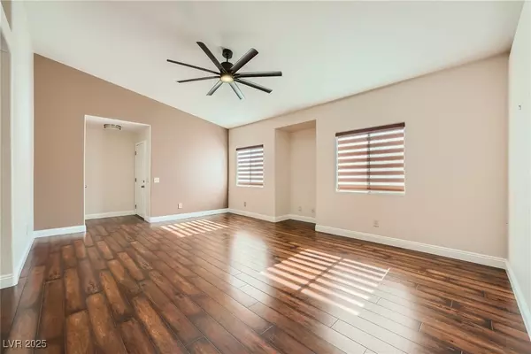 Las Vegas, NV 89117,2152 Quartz Cliff ST #204