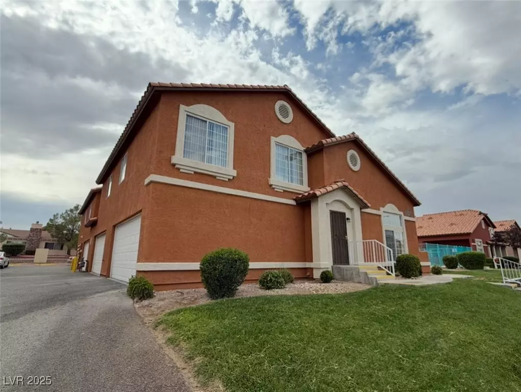 Las Vegas, NV 89117,1121 Plantation CT