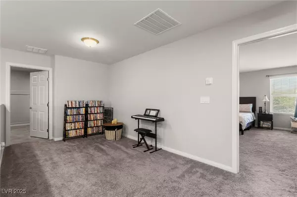 North Las Vegas, NV 89084,7215 Dazzle Point ST