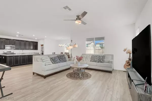 Las Vegas, NV 89166,10116 Skye Castle DR