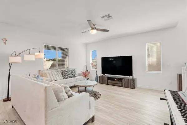 Las Vegas, NV 89166,10116 Skye Castle DR