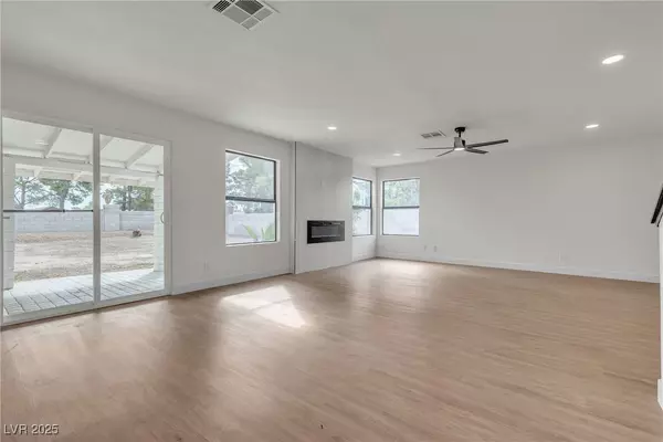 Las Vegas, NV 89108,3929 Dream ST