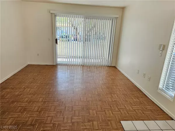 Las Vegas, NV 89122,5710 E TROPICANA AVE #1124