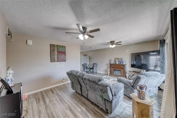 Las Vegas, NV 89119,861 E Hacienda AVE