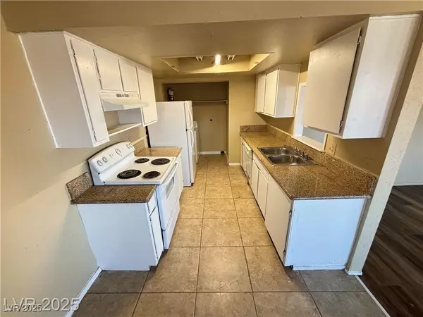 Las Vegas, NV 89156,6991 Kepler DR #D