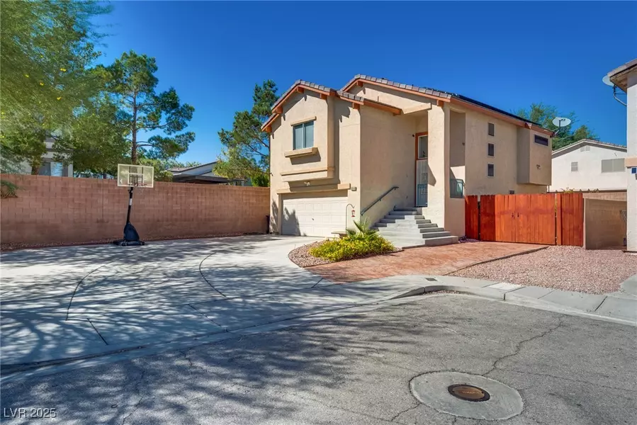 9648 Jeran Miles CT, Las Vegas, NV 89147