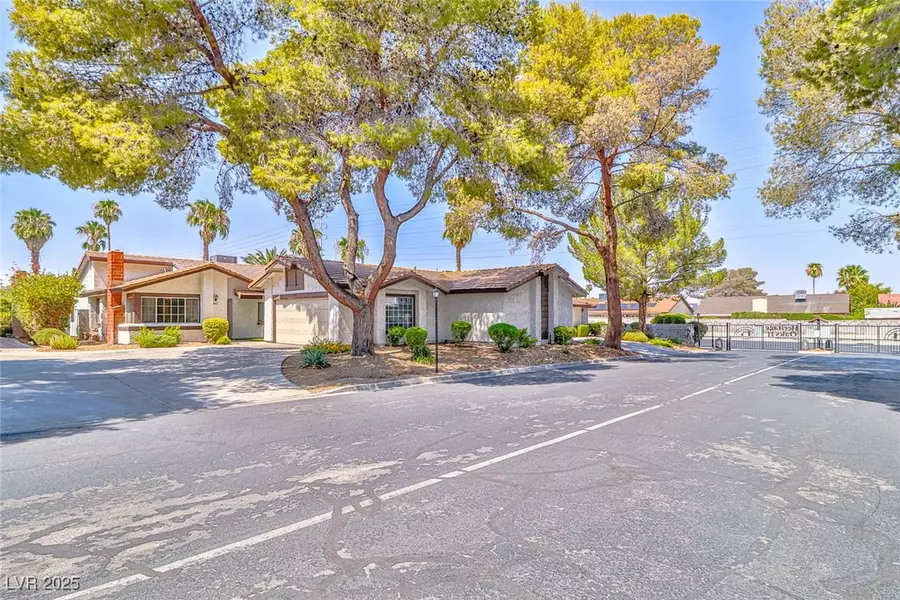 4413 Live Oak DR, Las Vegas, NV 89121
