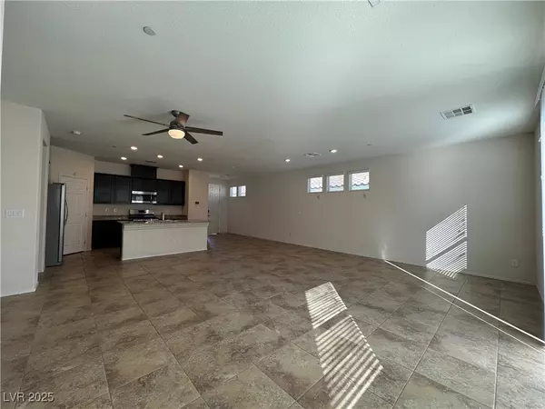 Henderson, NV 89002,1293 Luna Del Oro LN