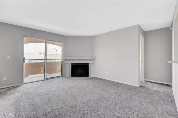 Las Vegas, NV 89107,220 Mission Catalina LN #207