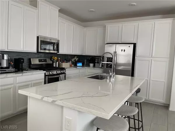 Las Vegas, NV 89138,36 Alamere Falls DR