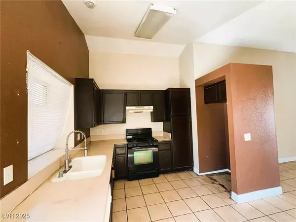 Las Vegas, NV 89108,2117 Ullom DR