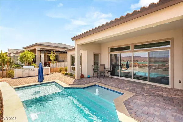 Henderson, NV 89011,160 Stone Mesa CT