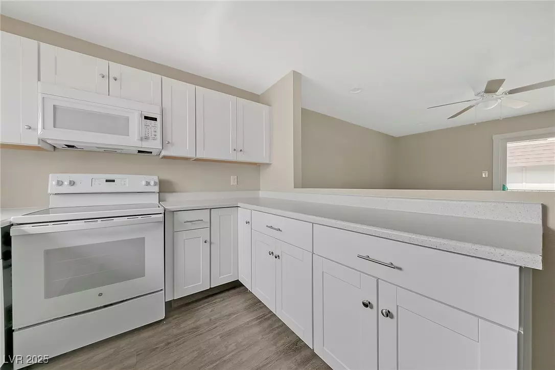 Las Vegas, NV 89119,5408 S Swenson DR #2