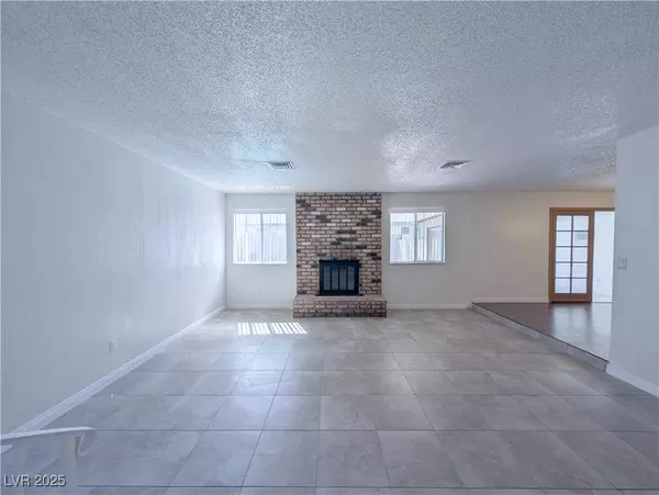 Las Vegas, NV 89121,3667 Descanso ST