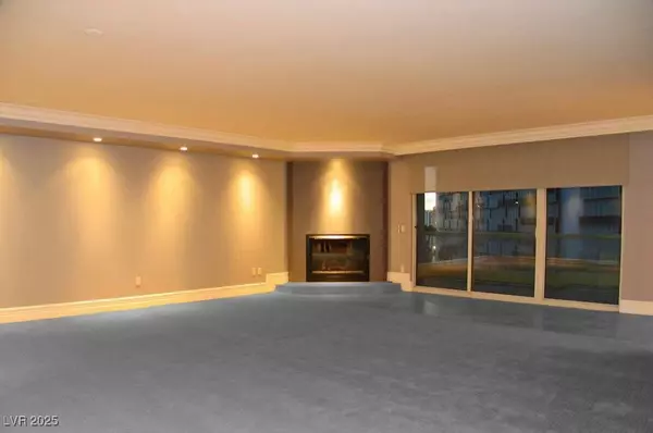 Las Vegas, NV 89109,2747 PARADISE RD #502