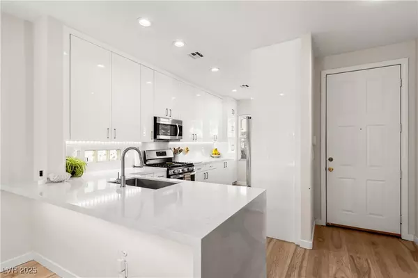Las Vegas, NV 89183,9850 Del Mar Heights ST