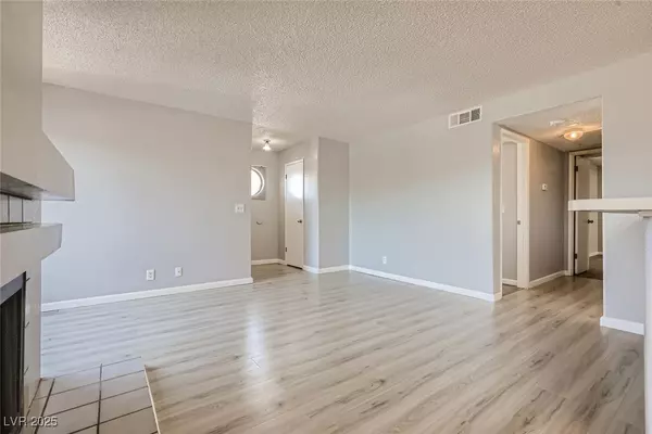 Las Vegas, NV 89142,2977 JUNIPER HILLS BLVD #202