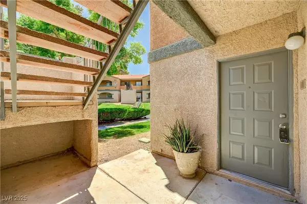Las Vegas, NV 89107,5250 Mission Carmel LN #101