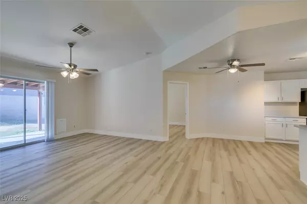 Henderson, NV 89015,425 Nancy DR