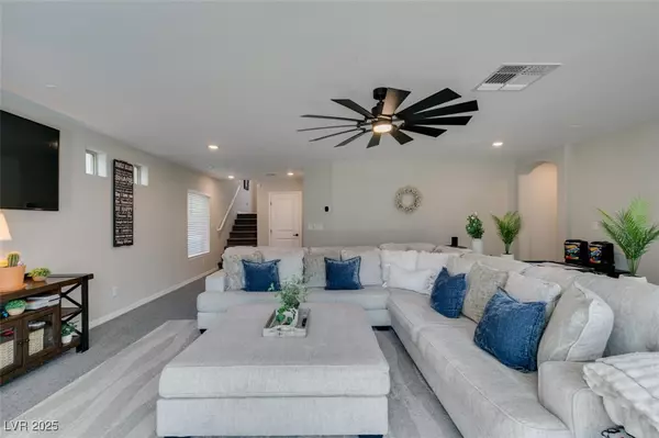 Las Vegas, NV 89113,7077 Sunland Hills AVE