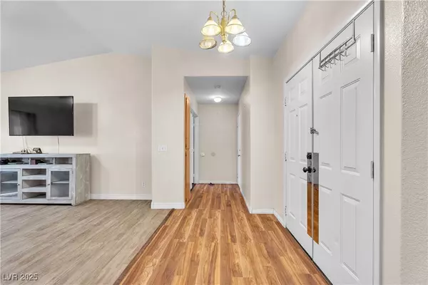 Las Vegas, NV 89115,2482 Desert Glow CT