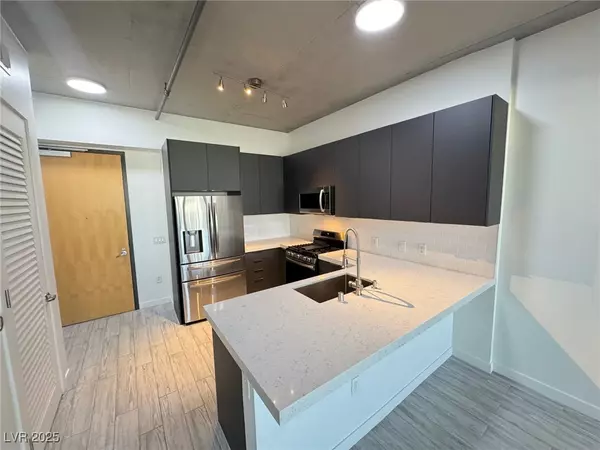 Las Vegas, NV 89101,353 E Bonneville AVE #806