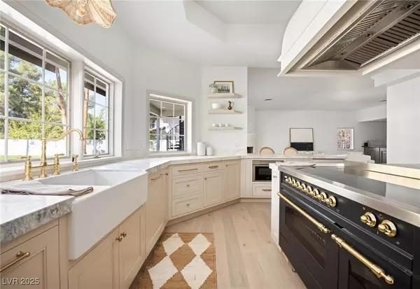 Henderson, NV 89014,30 Quail Hollow DR