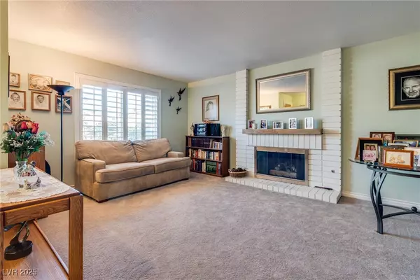 Las Vegas, NV 89103,4397 Hidden Oak CT